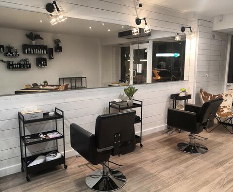 Vloerbekleding Slosse bij Kapsalon Skinkwafé Torhout